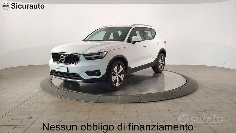Usata Volvo XC40 Momentum 129 CV (94 kW) 2021 Bianco SUV