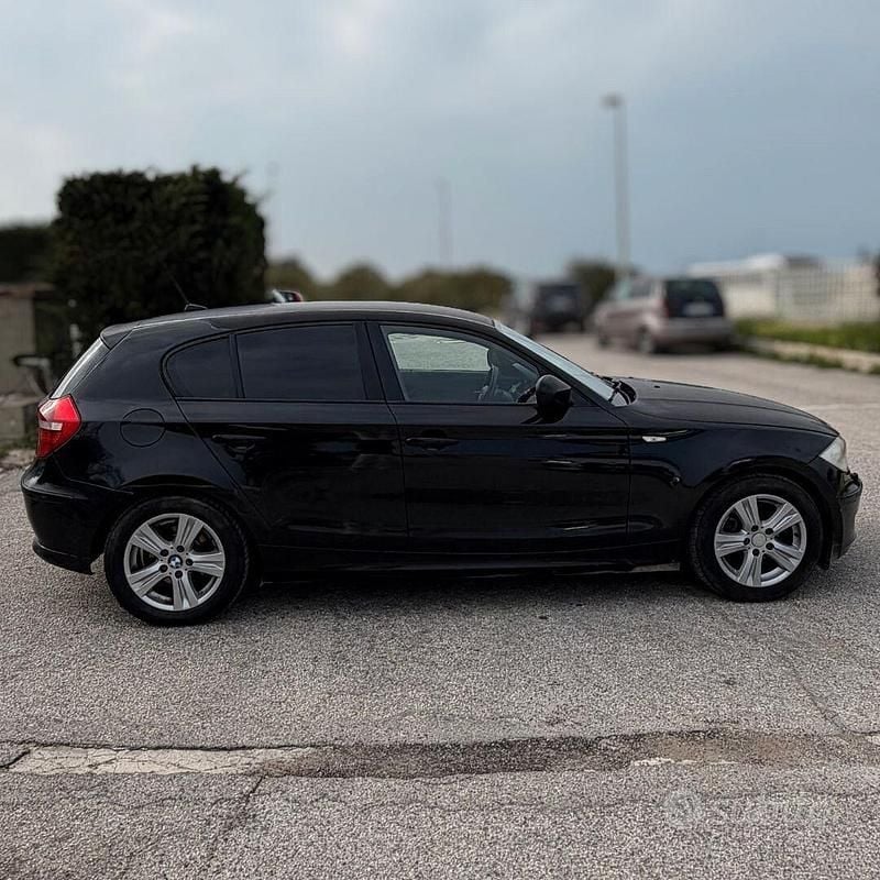 Usata BMW 116 Efficient Dynamics 116 CV (85 kW) 2010 Nero Utilitaria