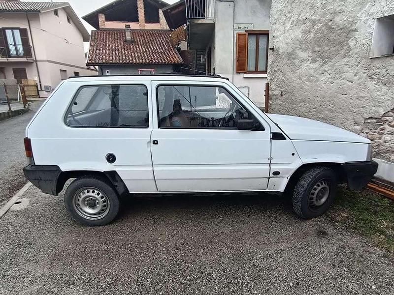 Usata Fiat 750 44 CV (32 kW) 1988 Bianco Berlina
