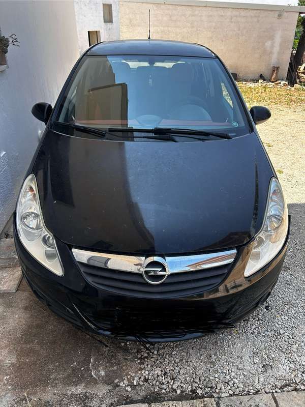 Usata 2009 Opel Corsa Cosmo Tre volumi | 1500 € (Super prezzo) - Immagine 1/4