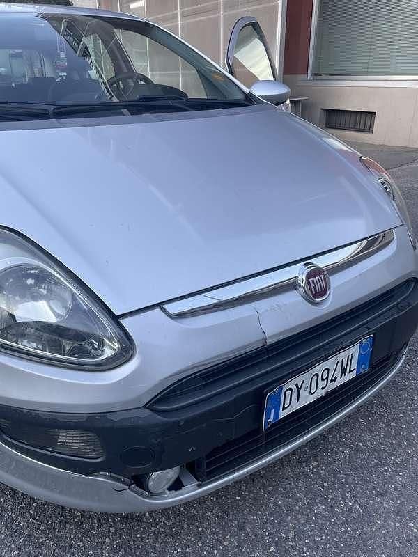 Usata Fiat Punto Evo Dynamic 77 CV (56 kW) 2009 Utilitaria