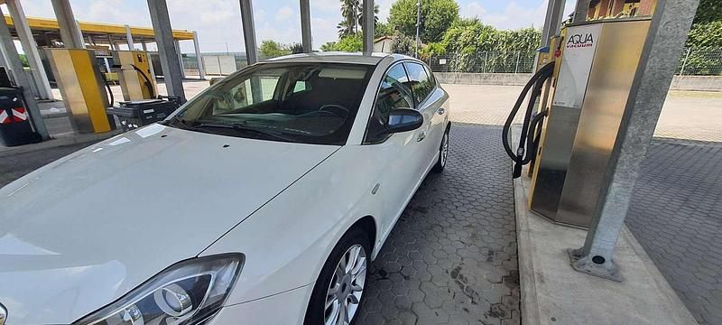 Usata Lancia Delta Gold 120 CV (88 kW) 2014 Bianco Utilitaria