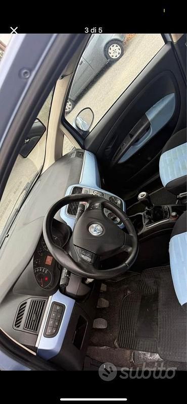 Usata Fiat Grande Punto 75 CV (55 kW) 2007 Blu Utilitaria