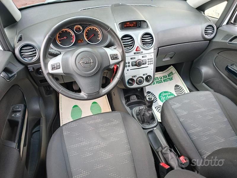 Usata Opel Corsa 86 CV (63 kW) 2012 Bianco Berlina