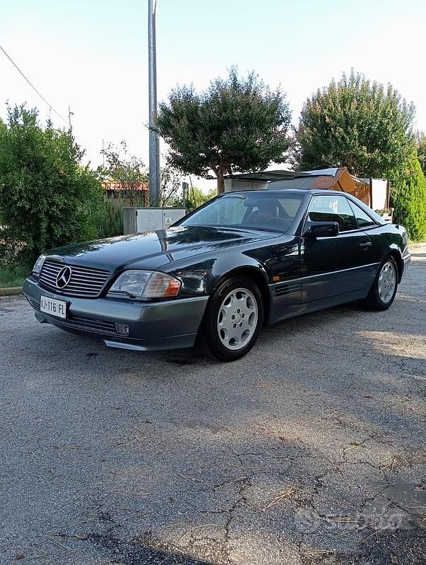 Usata Mercedes SL500 333 CV (244 kW) 1992 Nero Cabrio