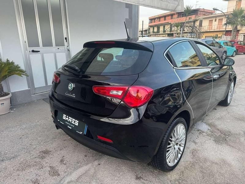 Usata Alfa Romeo Giulietta Exclusive 105 CV (77 kW) 2013 Nero Berlina