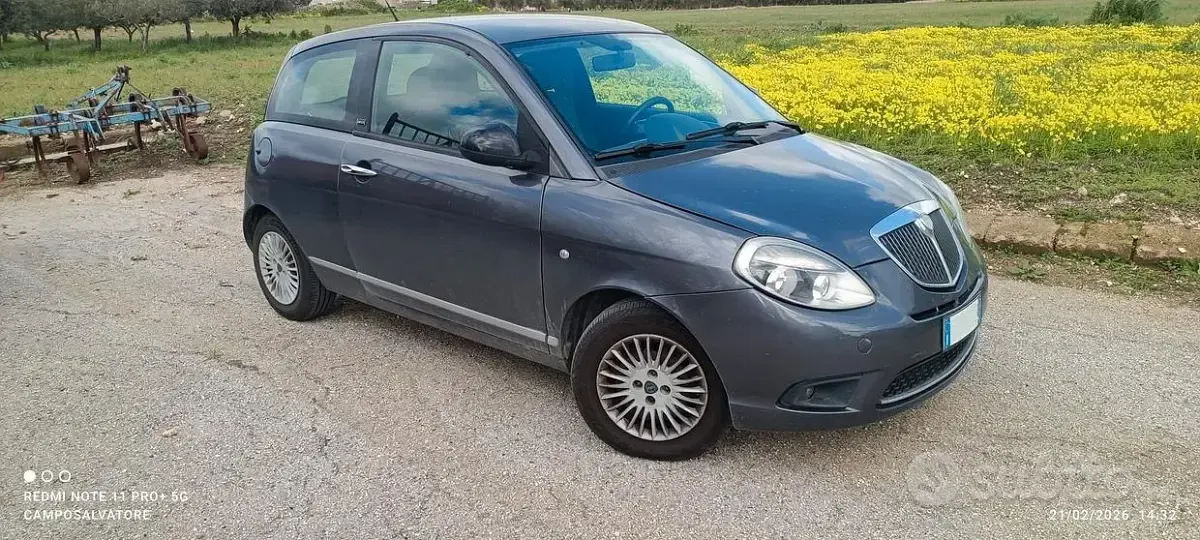 Usata Lancia Ypsilon 75 CV (55 kW) 2011 Grigio Utilitaria