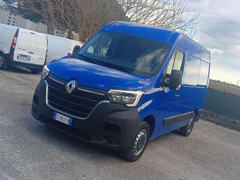 Usata Renault Master 136 CV (100 kW) 2023 Blu/azzurro Monovolume
