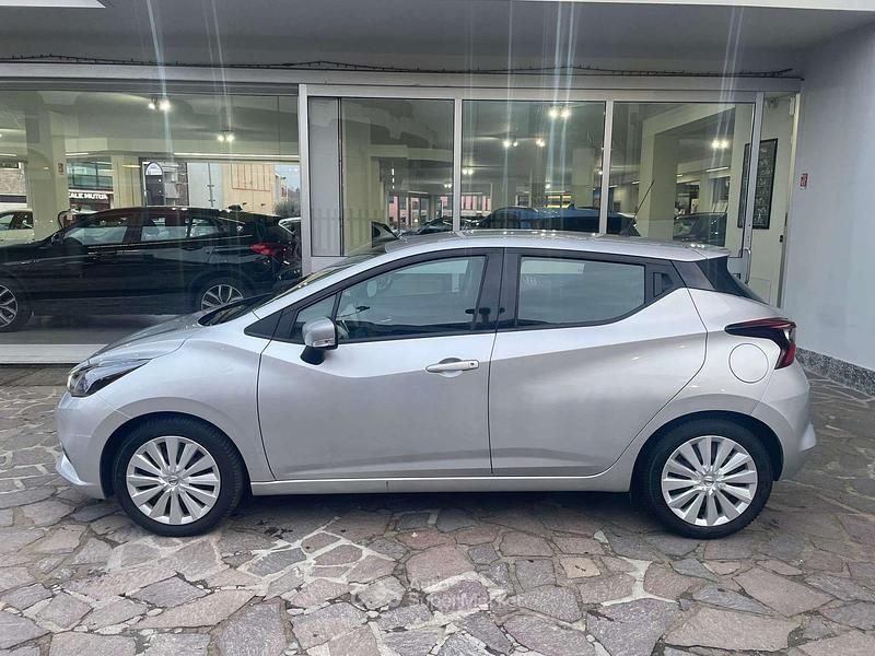Usata Nissan Micra Acenta 92 CV (67 kW) 2021 Argento Utilitaria