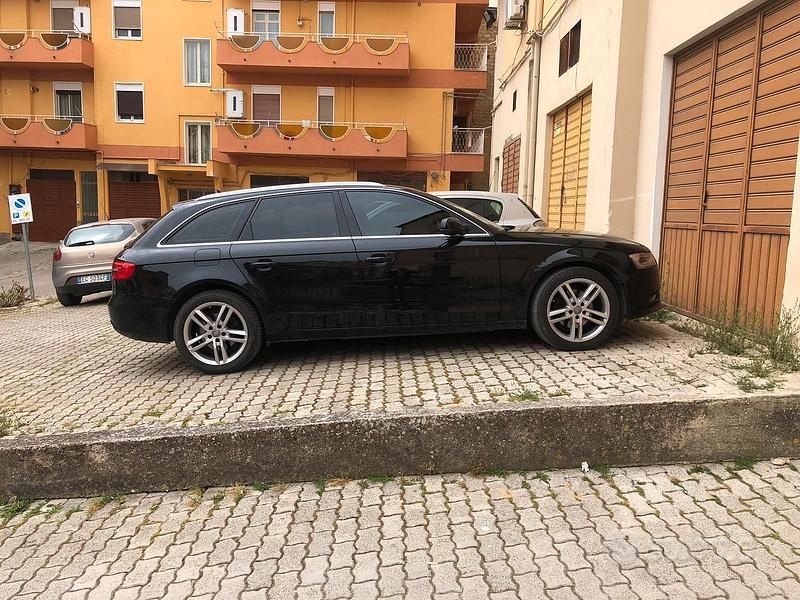 Usata Audi A4 150 CV (110 kW) 2014 Nero Station wagon