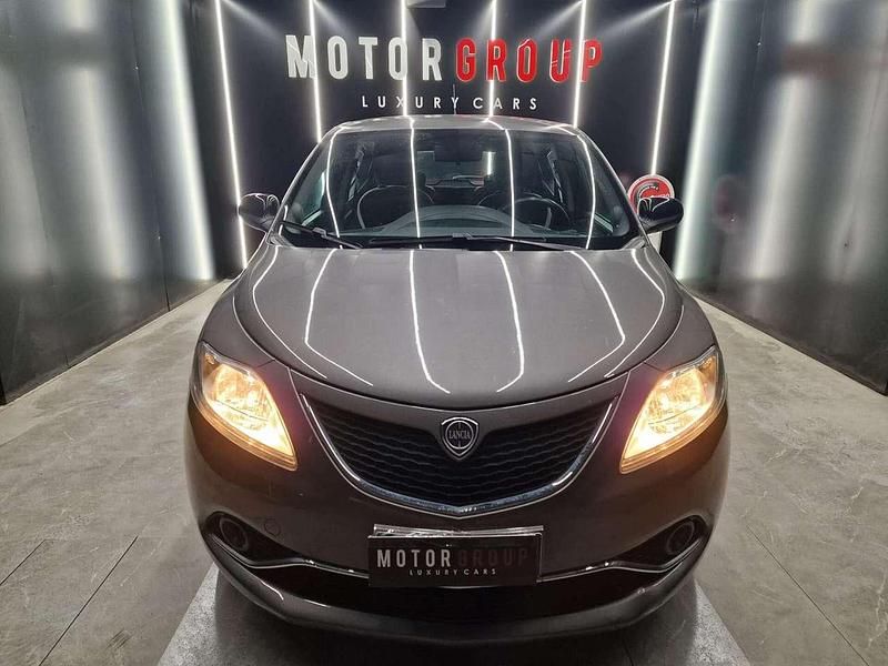 Usata Lancia Ypsilon Platinum 69 CV (50 kW) 2016 Grigio Utilitaria