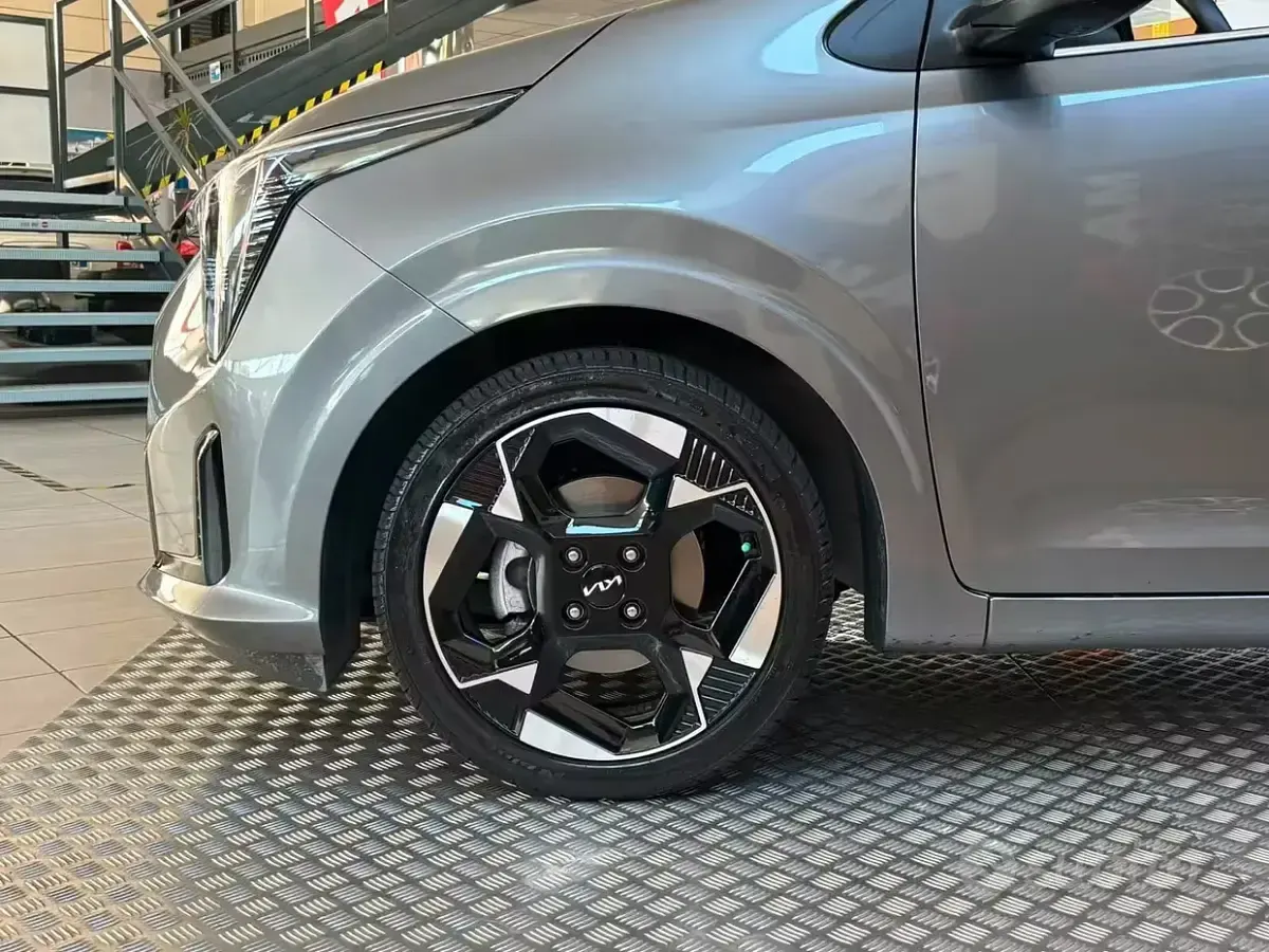 Usata Kia Picanto 63 CV (46 kW) 2024 Grigio Utilitaria