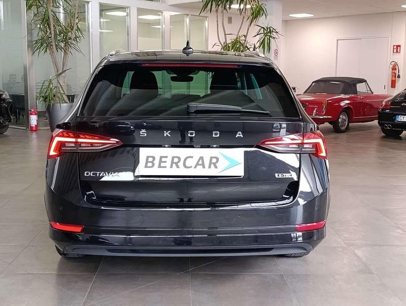 Usata Skoda Octavia Executive 150 CV (110 kW) 2023 Nero Station wagon