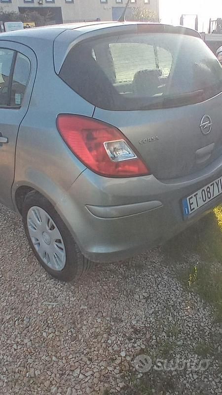 Usata Opel Corsa 85 CV (62 kW) 2014 Grigio Berlina