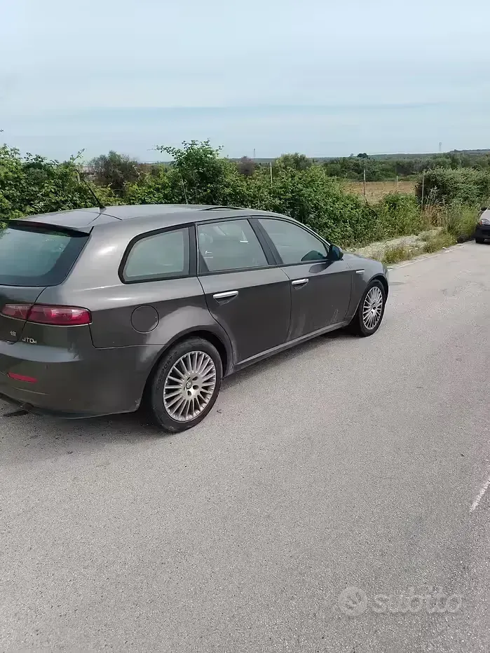 Usata Alfa Romeo 159 150 CV (110 kW) 2006 Grigio Station wagon