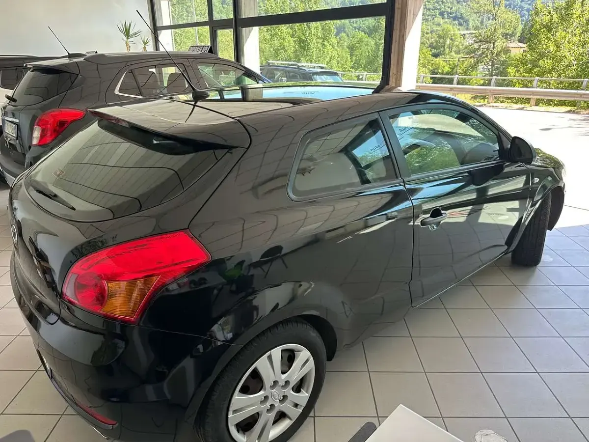Usata Kia ProCeed LX 126 CV (92 kW) 2009 Met Utilitaria