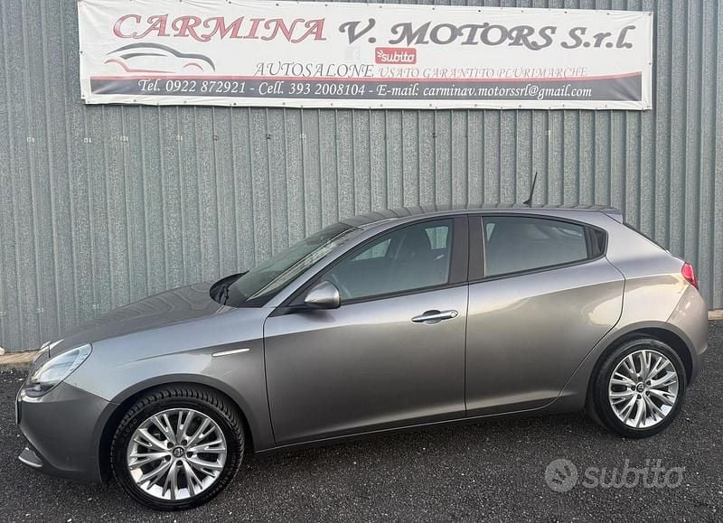 Usata Alfa Romeo Giulietta Super 120 CV (88 kW) 2017 Grigio Berlina