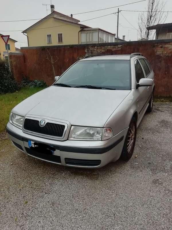 Usata Skoda Octavia Elegance 131 CV (96 kW) 2003 Argento Station wagon