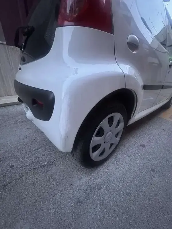 Usata Peugeot 107 68 CV (50 kW) 2006 Utilitaria