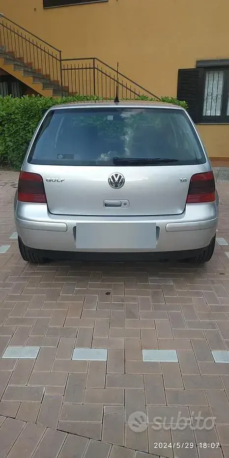 Usata VW Golf IV 105 CV (77 kW) 2002 Grigio Utilitaria