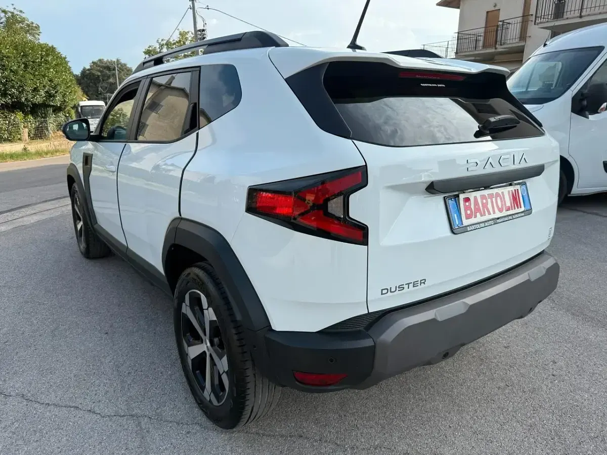 Usata Dacia Duster Journey 101 CV (74 kW) 2025 Bianco Station wagon