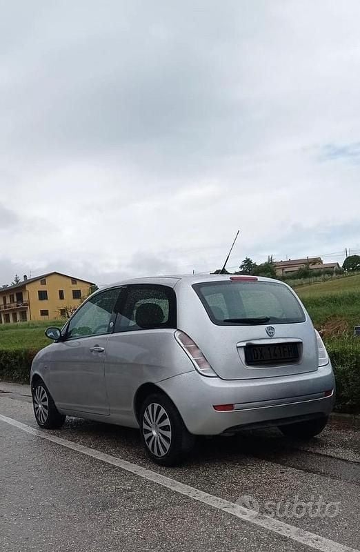 Usata Lancia Ypsilon 77 CV (56 kW) 2009 Grigio Utilitaria
