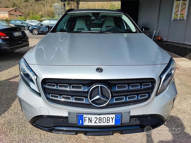 Usata Mercedes GLA200 Premium 136 CV (100 kW) 2018 Grigio SUV