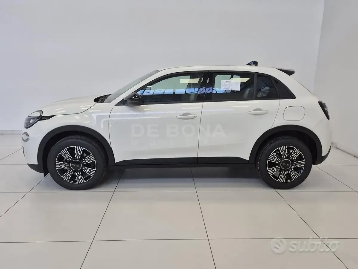 Nuova Fiat 600 Icon 110 CV (80 kW) 2026 Bianco SUV