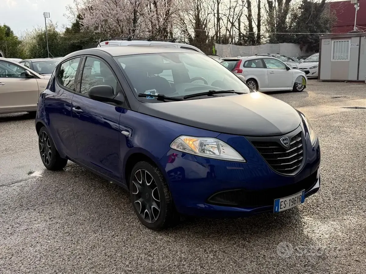 Usata Lancia Ypsilon Silver 77 CV (56 kW) 2013 Blu Utilitaria