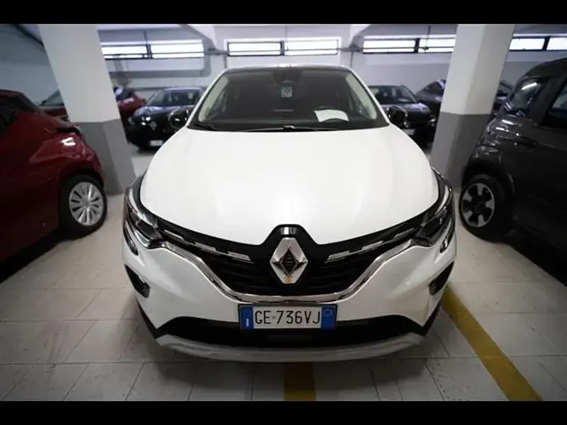 Usata Renault Captur Intens 160 CV (117 kW) 2021 Grigio chiaro SUV