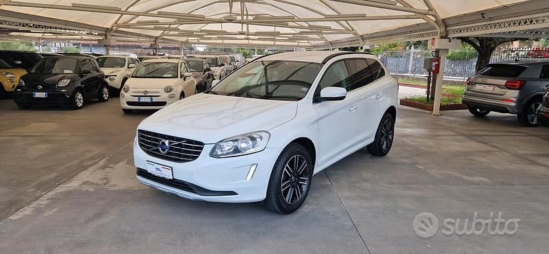 Usata Volvo XC60 R-Design 150 CV (110 kW) 2016 Bianco SUV