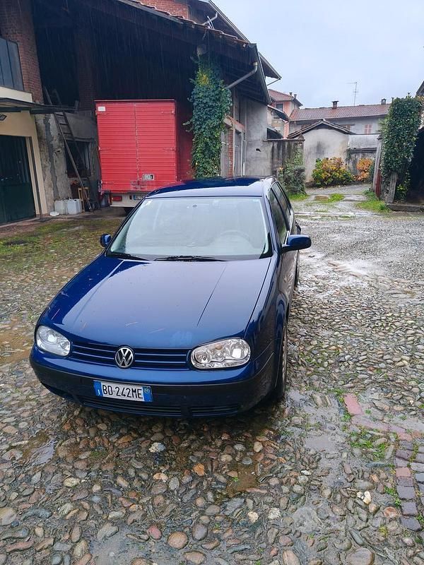 Blu Usata 1999 VW Golf IV Tre volumi | 3050 € (Buon prezzo) - Immagine 1/4