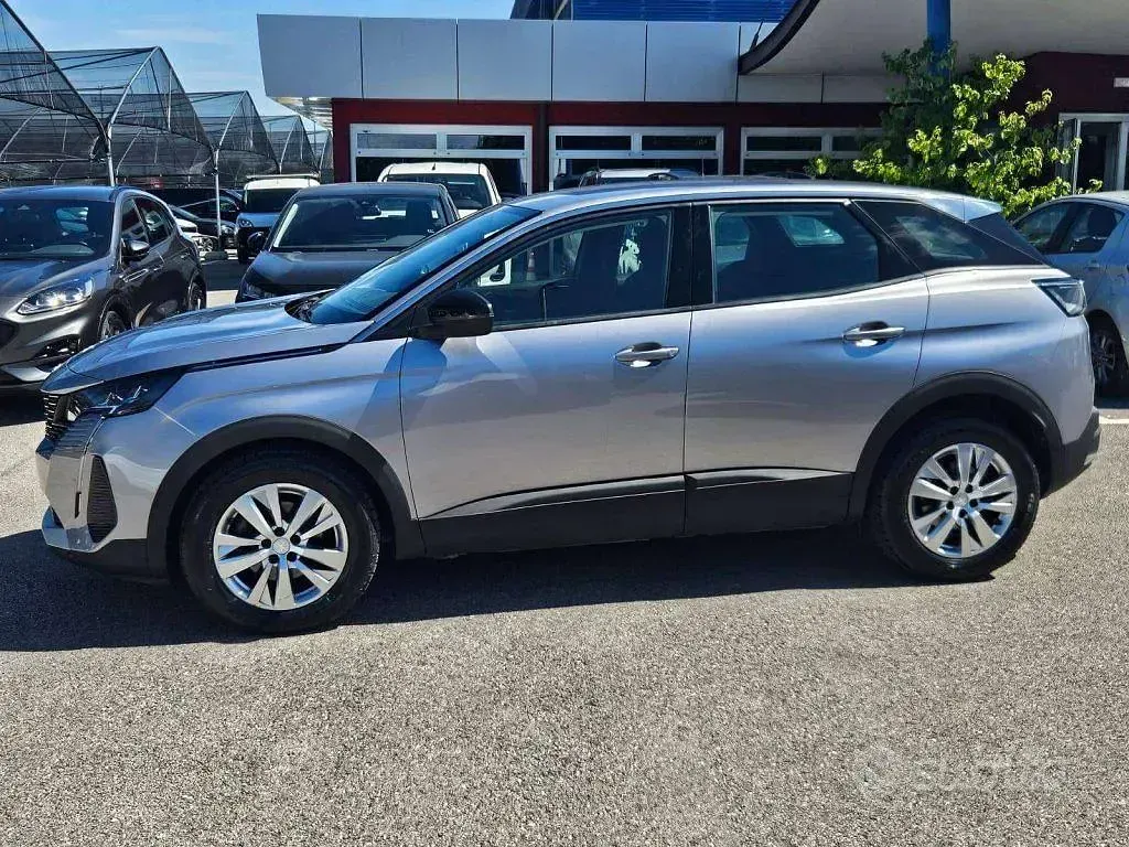 Usata Peugeot 3008 Active 131 CV (96 kW) 2022 Grigio SUV