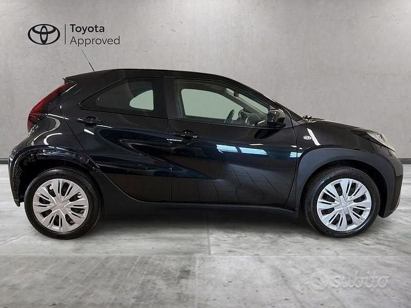 Usata Toyota Aygo X Active 72 CV (52 kW) 2022 Nero SUV