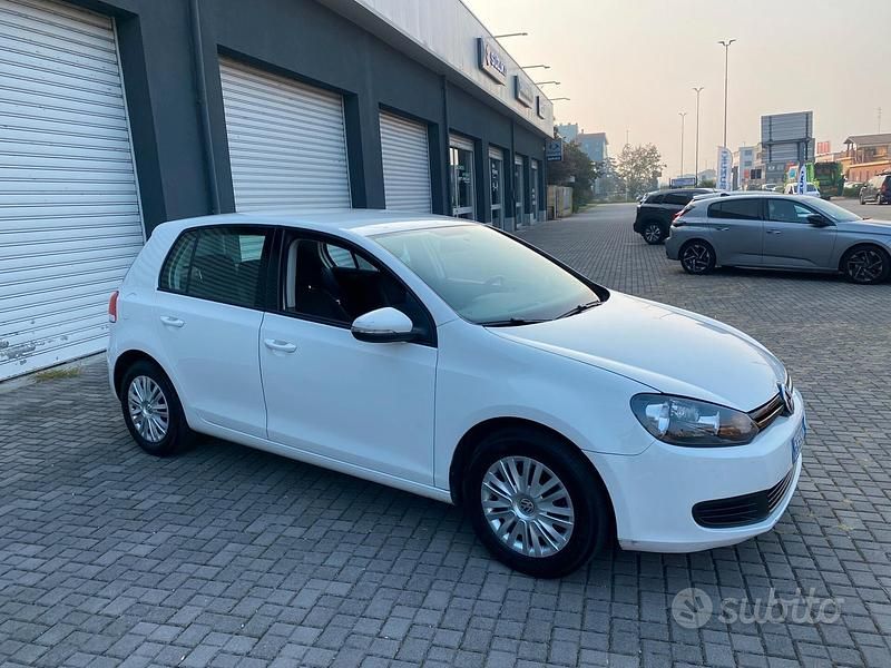 Usata VW Golf VII 122 CV (89 kW) 2012 Bianco Berlina