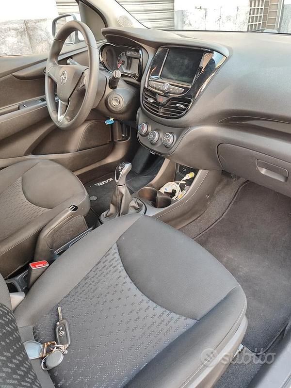 Usata Opel Karl Rocks 73 CV (53 kW) 2019 Bianco Utilitaria