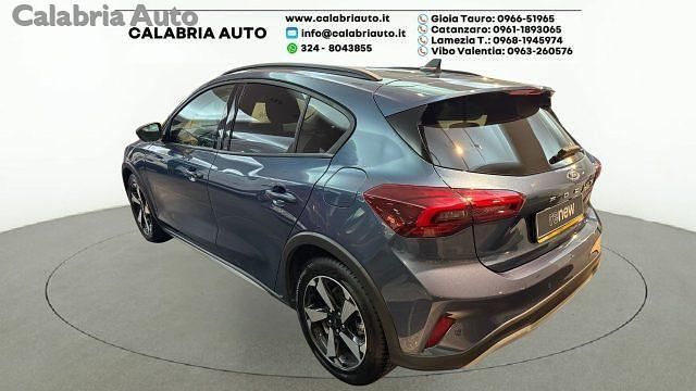 Usata Ford Focus Active 115 CV (84 kW) 2024 Blu scuro SUV