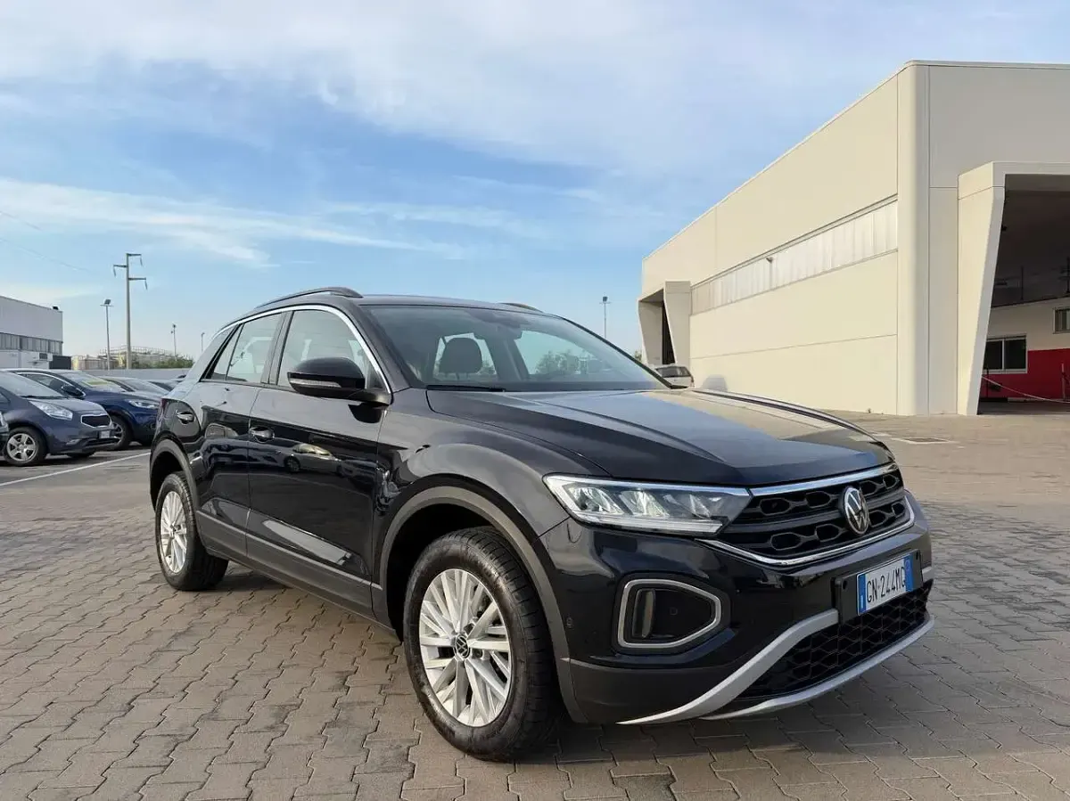 Usata VW T-Roc Style 116 CV (85 kW) 2023 Nero SUV