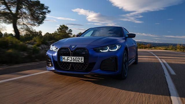 Usata BMW i4 Sport Line 105 kW (143 CV) 2024 Argento Berlina