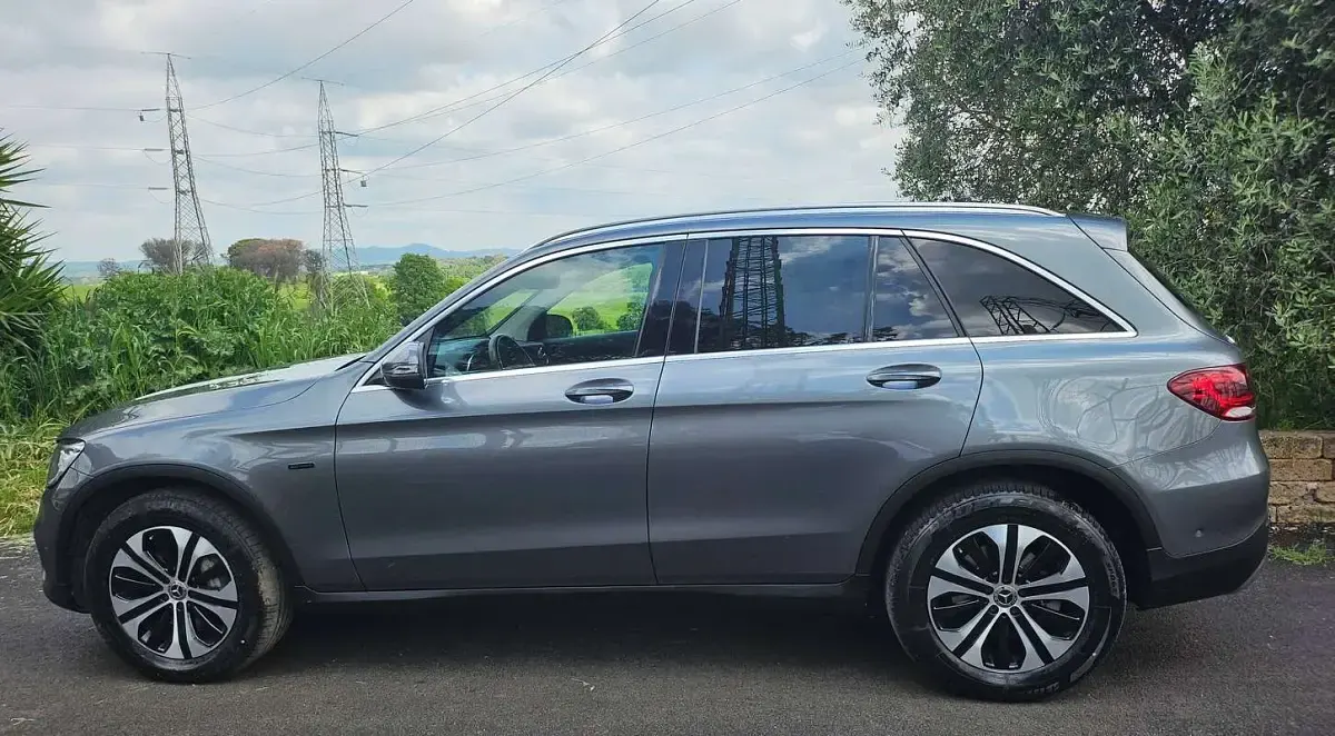 Usata Mercedes GLC300 194 CV (142 kW) 2022 Grigio SUV