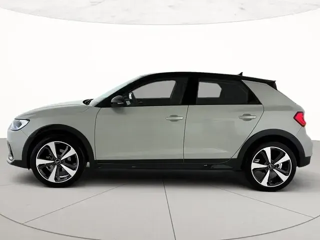 Usata Audi A1 Ambiente 110 CV (80 kW) 2024 N8 argento cavo metallizzato SUV