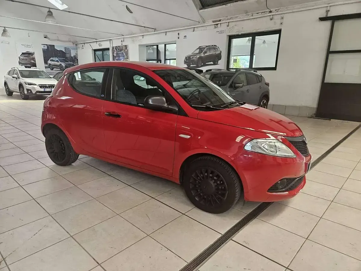 Usata Lancia Ypsilon S 69 CV (50 kW) 2018 Rosso Utilitaria