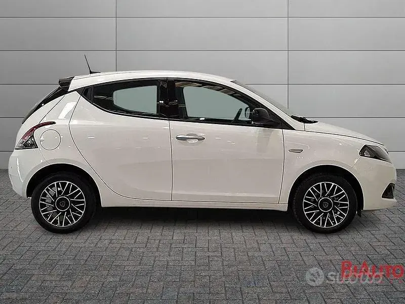 Usata Lancia Ypsilon S 69 CV (50 kW) 2024 Bianco Utilitaria