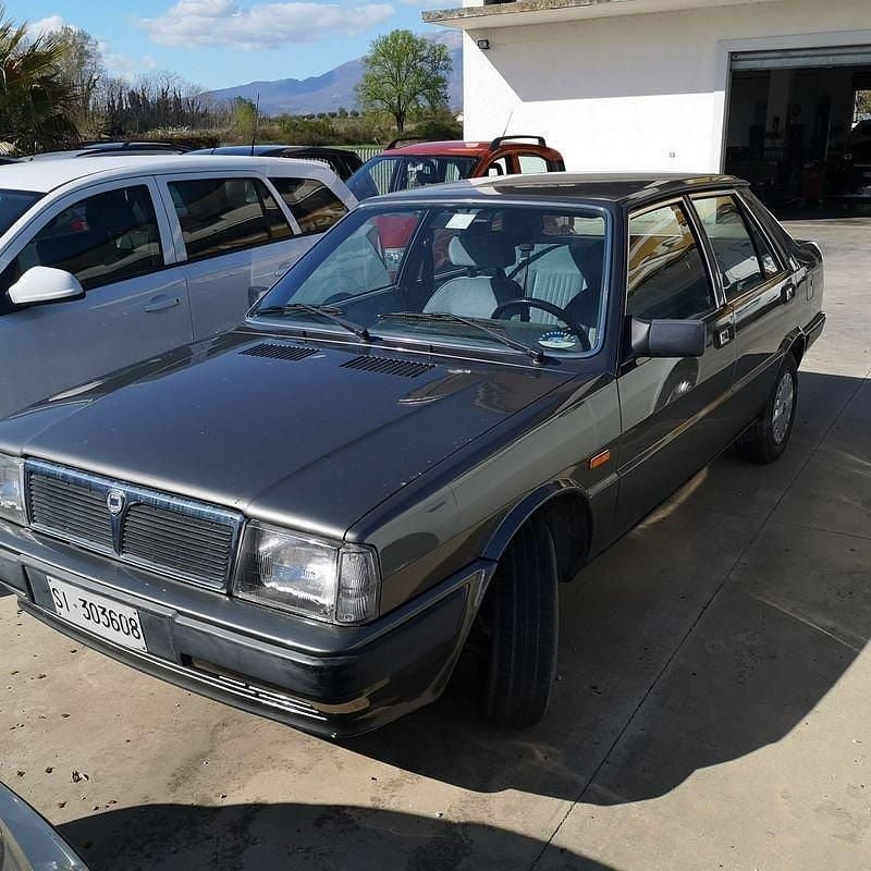 Usata Lancia Prisma 77 CV (56 kW) 1987 Nessuno Berlina