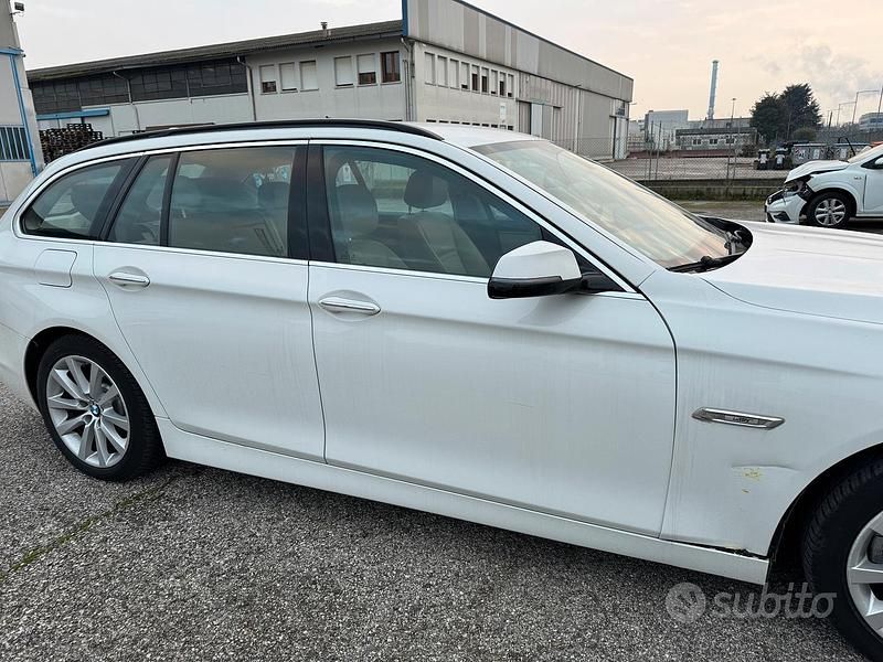 Usata BMW 520 Luxury Line 190 CV (139 kW) 2014 Bianco Station wagon