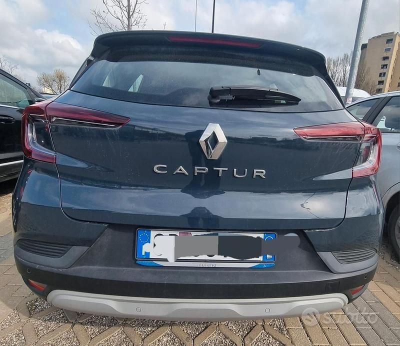 Usata Renault Captur Equilibre 101 CV (74 kW) 2023 Blu SUV