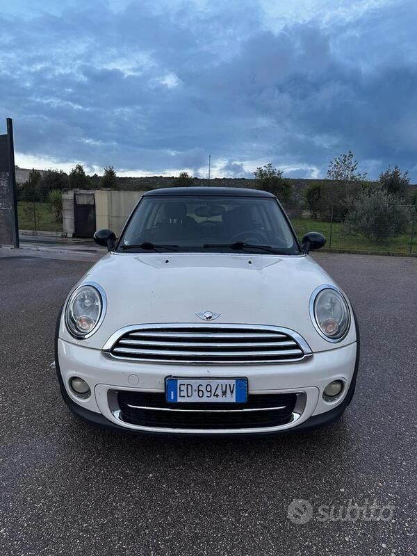 Usata 2011 Mini Cooper Due volumi | 3800 € (Buon prezzo) - Immagine 1/4