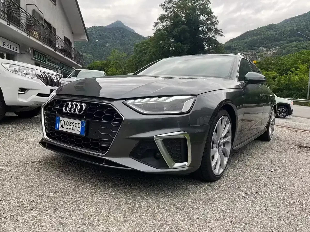 Usata Audi A4 190 CV (139 kW) 2019 Grigio Station wagon