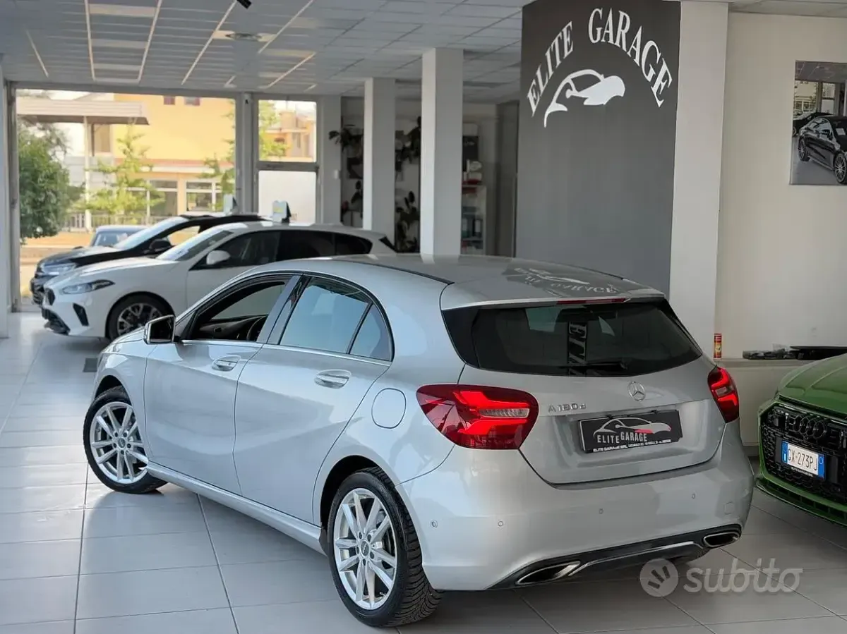 Usata Mercedes A180 Premium 109 CV (80 kW) 2016 Grigio Utilitaria