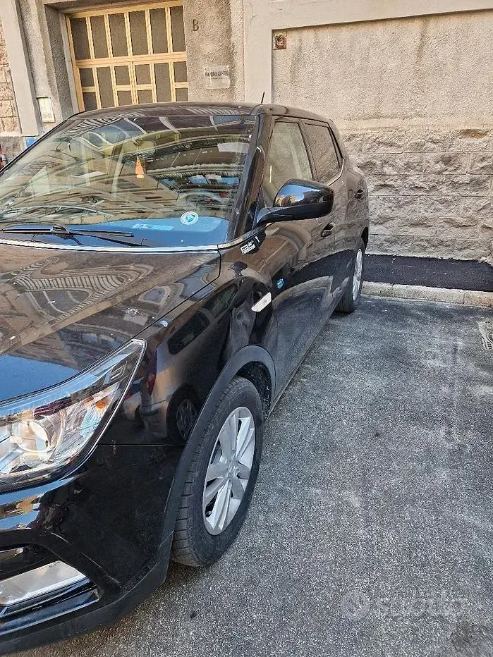 Usata SsangYong Tivoli 115 CV (84 kW) 2017 Nero SUV